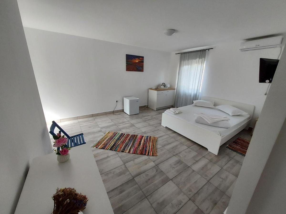 Aparthotel Casa Dada à Două Mai Extérieur photo